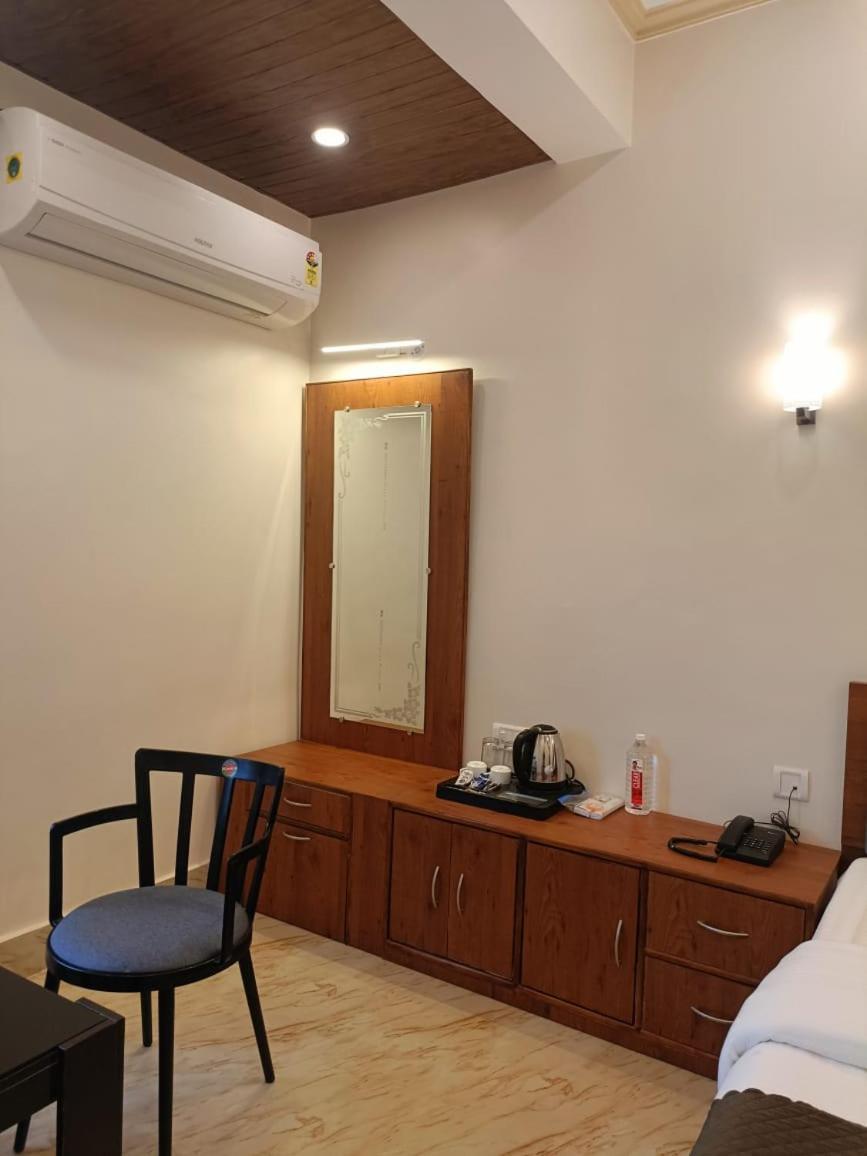 Happy Paying Guest house *